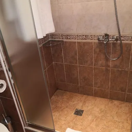 Specious Near Beautiful דירה פומורי